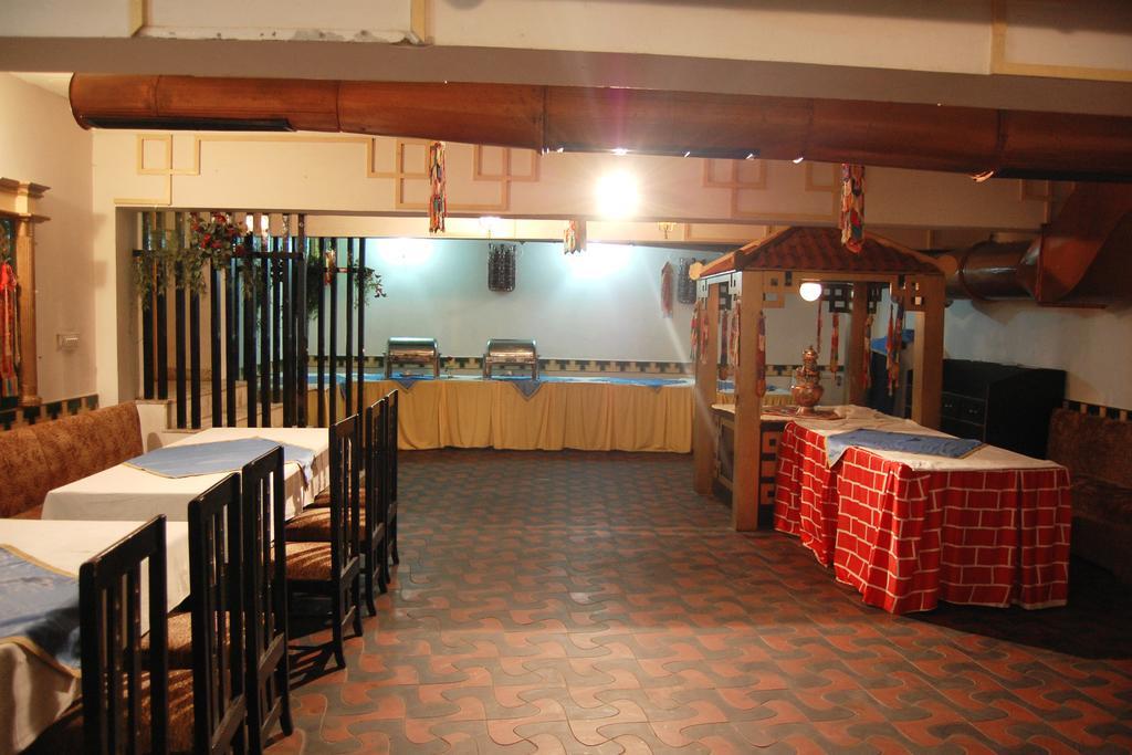 珍宝酒店 Karnāl 外观 照片